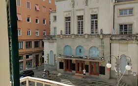 Il Balcone Sul Teatro